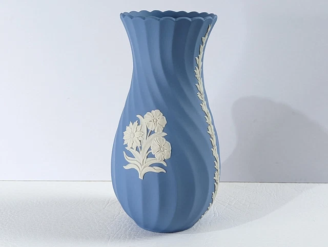 WEDGWOOD JASPER Ware Pale Blue & White Floral Fluted Vase , 21 cm 3