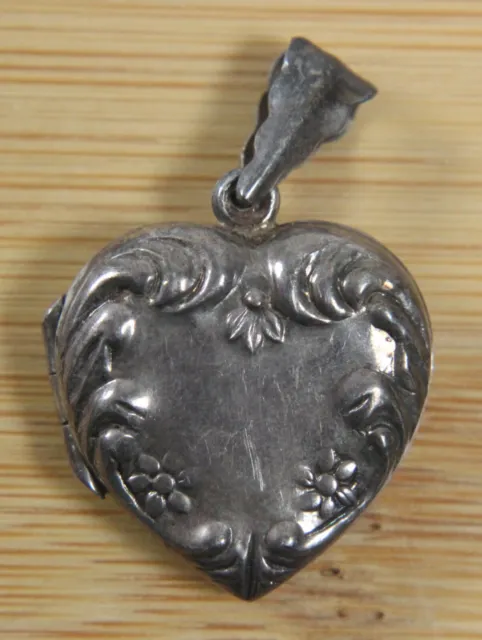 Vintage Heart Pendant Locket Picture 925 Sterling Silver Ornate Floral Repousse