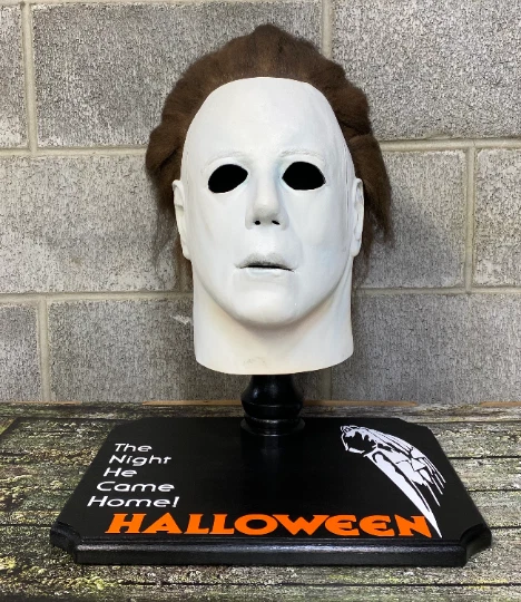 Halloween Movie 1978 Michael Myers Mask Stand Display