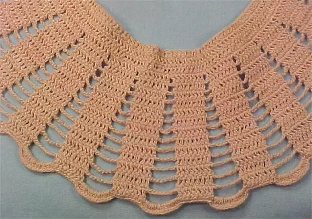 Pink Hand Crocheted Collar Round Scalloped Edge A Retro Beauty Vintage Accessory 2