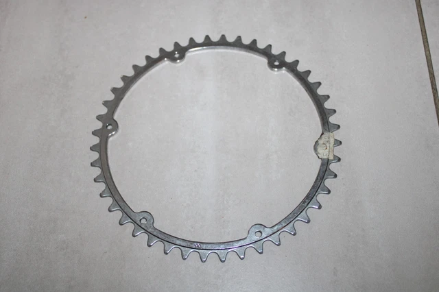 Couronne Peugeot 103 Roue à Rayons - 52 Dents /// en Stock sur