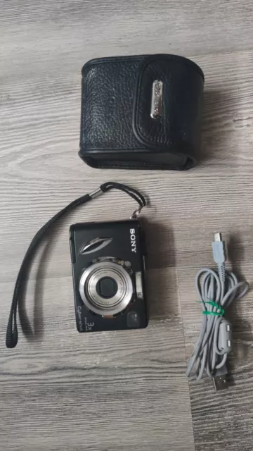 SONY DSC-W17 CYBERSHOT 7.2 megapixels original constructeur CARL ZEISS