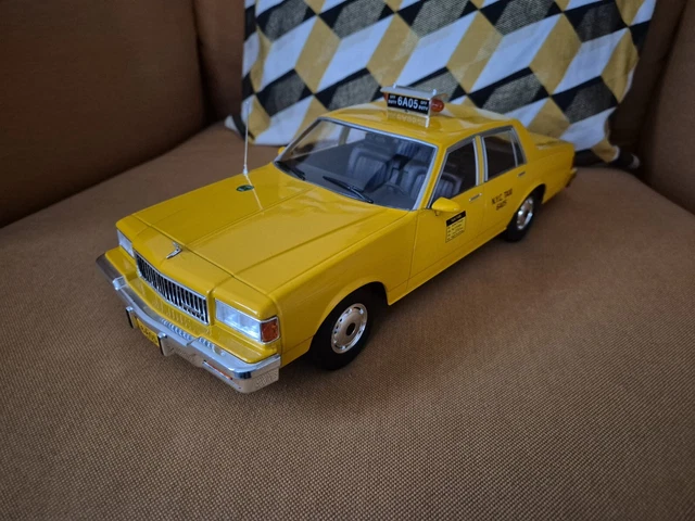 Chevrolet Caprice タクシー 1/18 Schaal 1:18 UT-Models 180142095