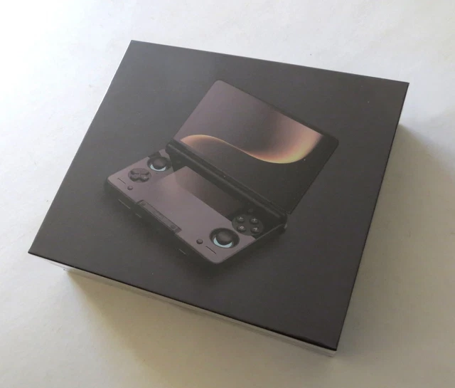AYN THOR PRO 12GB 256GB White Batch 1 Dual OLED Handheld and Case