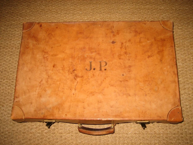 La Valise à L'ancienne Symbolise L'aventure Et La Nostalgie Générées