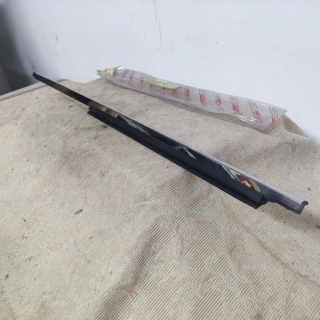 NOS OEM TOYOTA トヨタ Roof Drip Side Finish Moulding Rh Carina Ta40 ...