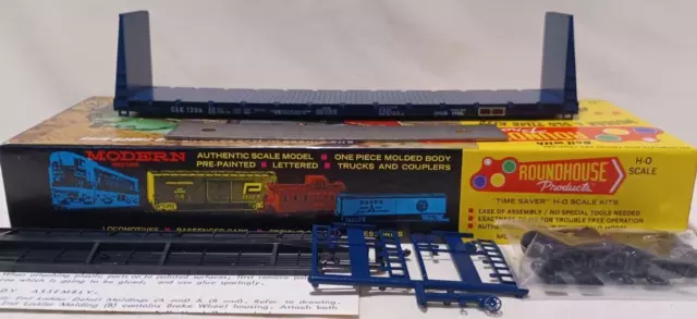 HO SCALE Roundhouse 1299 CLC 60' Bulkhead flat Car # 1404  NEW KIT IN BOX !!