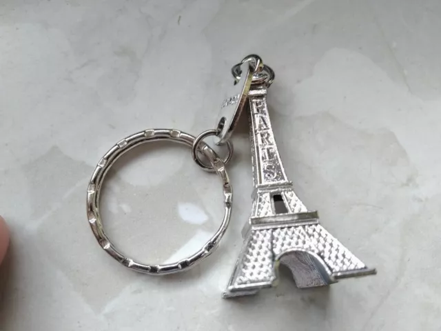 3D Paris Frankreich Eiffelturm Schlüsselanhänger silberfarben 5 cm Souvenir