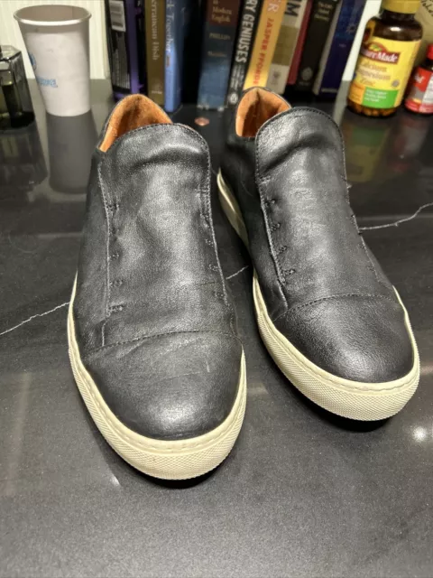 Reed laceless deals low top sneaker