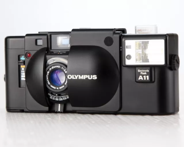 Fotocamera a telemetro Olympus XA 35 mm Obiettivo F.Zuiko 35 mm f/2.8 con...