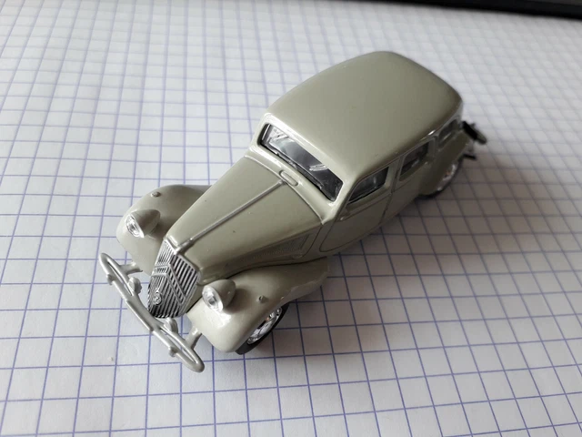 Norev Citroen Traction 15 six bleue (peint) étiquette boite reproduction code 3 - Collection