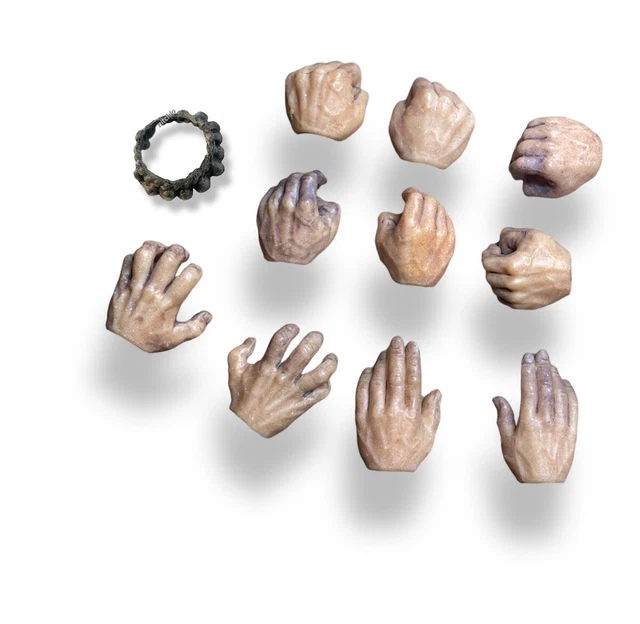 Mezco One:12 Leatherface – TEN INTERCHANGEABLE HANDS & BRACELET 1/12 Scale