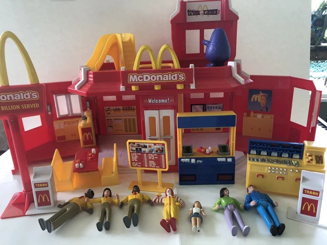 2003 CDI McDonald's Drive Thru Restaurant Play Set, 17 PIECES, Complete , READ