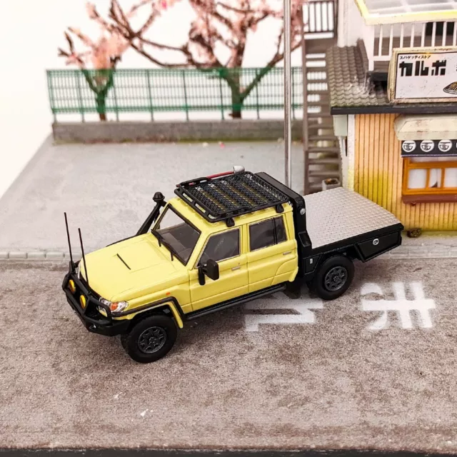 1/64 Toyota Land Cruiser LC79 Pickup long-Wheelbase Yellow2 Diecast Car Model