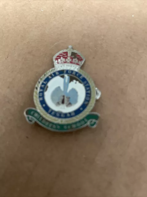 RAF  Tengah Children’s School Badge