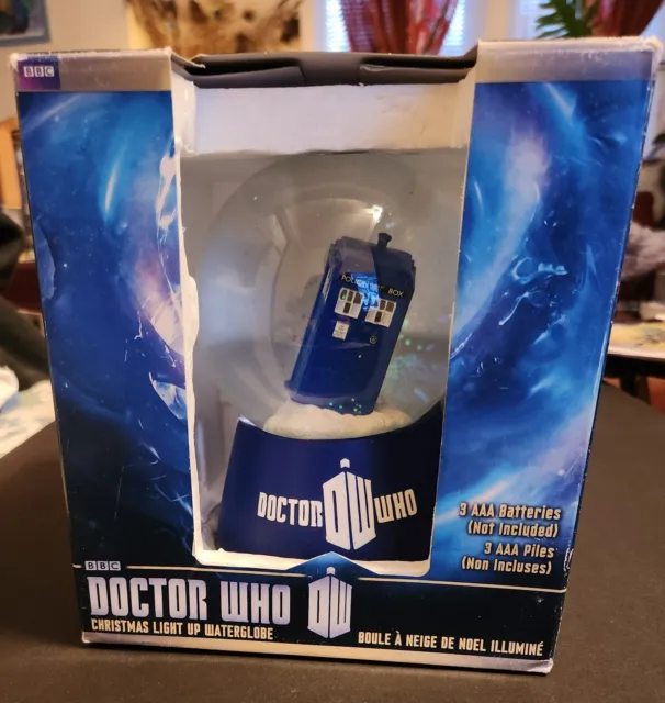 BBC Doctor Who "Tardis" Light Up Waterglobe