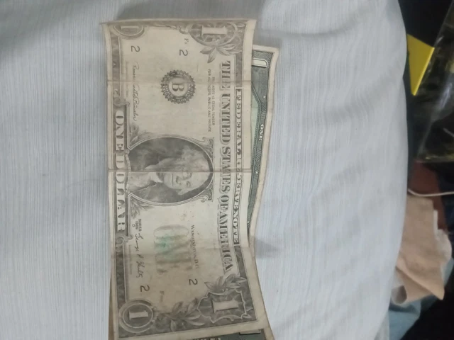 $1 Dollar Bill 1969 d USD .missing ink. Green seal and serial numbers gone .back