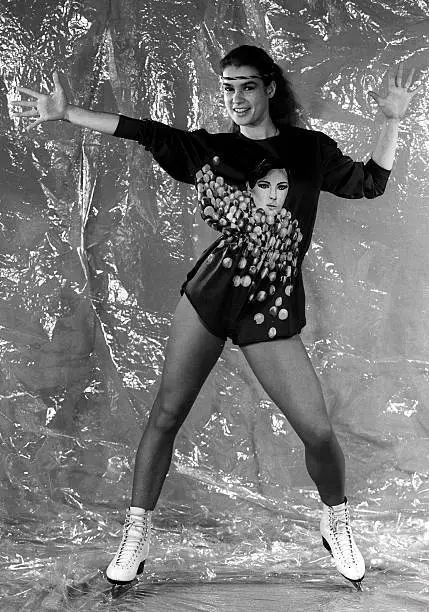 Katarina Witt German Olympic Champion Old Figure Skating Photo 22