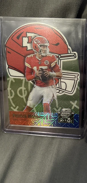 Patrick Mahomes II SSP /13 Red White & Blue X’s And O’s 2022 Contenders Optic