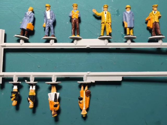 DAPOL HO lot 10 figurines peintes quai train comme voyageurs JOUEF PREISER
