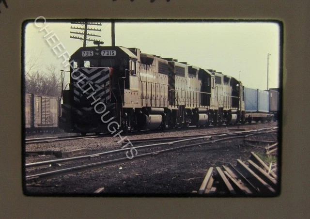 Original '76 Ektachrome Slide Ex-LV DH Delaware Hudson 7315 GP38-2 AP1     34T13