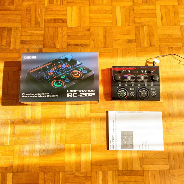 Boss RC-202 Loop Station with original box, documents and power supply! Mint! 9