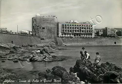 Cartolina di Alghero, Torre di Sulis e hotel - Sassari, 1956