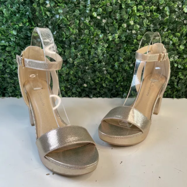 NWOB CL by Chinese Laundry Go On Platform Dress Sandal, Light Gold Size 8.5