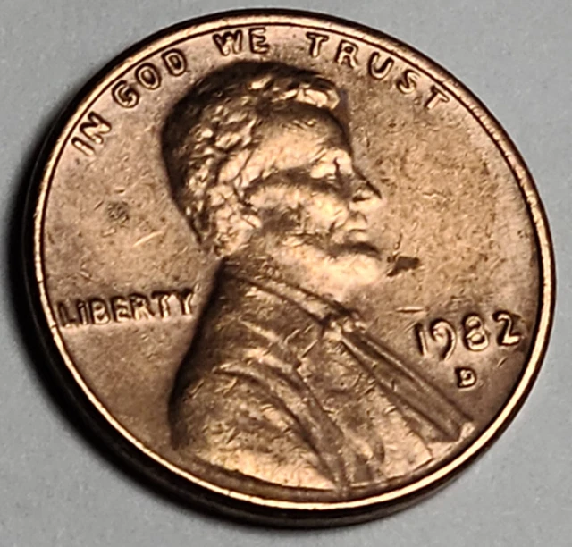 1982-D Lincoln Penny -Copper Cent 3 g - Small / Large Date