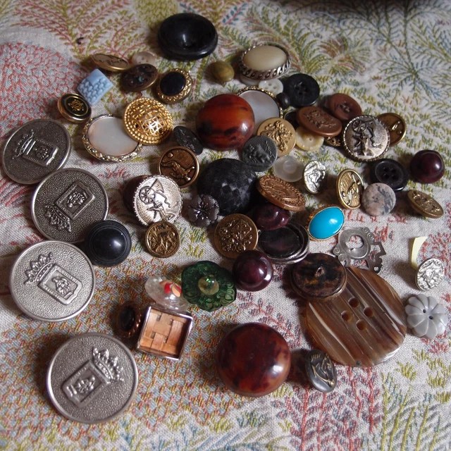 Lot De Boutons Anciens - Métal, Nacre, Etc. - Pour Bricolage Ou Création