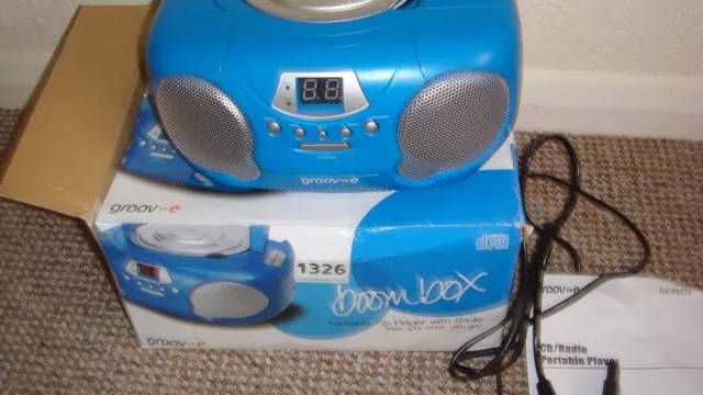 GROOV-E BOOMBOX PORTABLE WITH RADIO ONLY!!- Blue 2