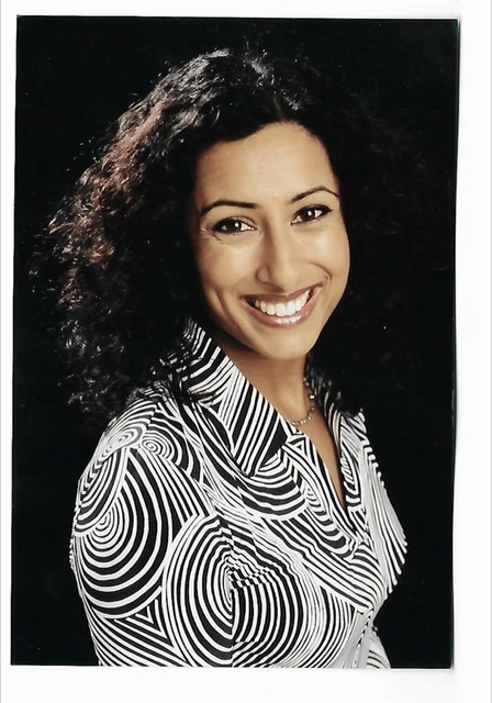 Saira Khan Presenter & The Apprentice Hand Signed Photo 6 X 4