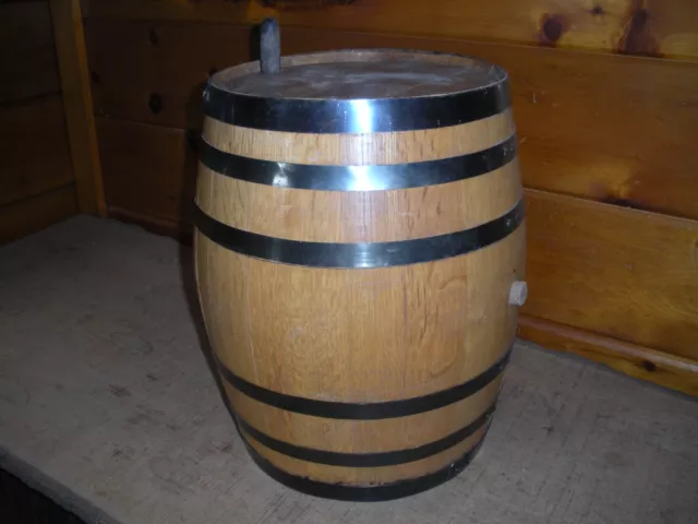 Vintage Wooden 1/4 Sawn Oak Wine Whiskey Barrel or Black Powder Keg  / Solid
