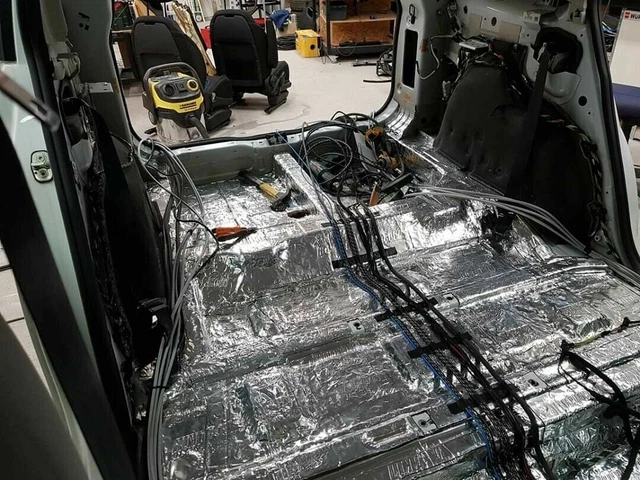 50x400cm Isolation Professionnel Anti-dröhn Alubutyl Auto-Adhésif Voiture
