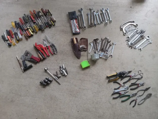 🔥 🛠 31 Pounds Garage Junk Kitchen Drawer Lot Mixed Tools Screwdrivers Pliers