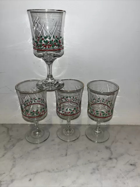 4 Vintage 1986 Arby's Christmas Holly Berry Glasses Wine Goblets Gold Trim