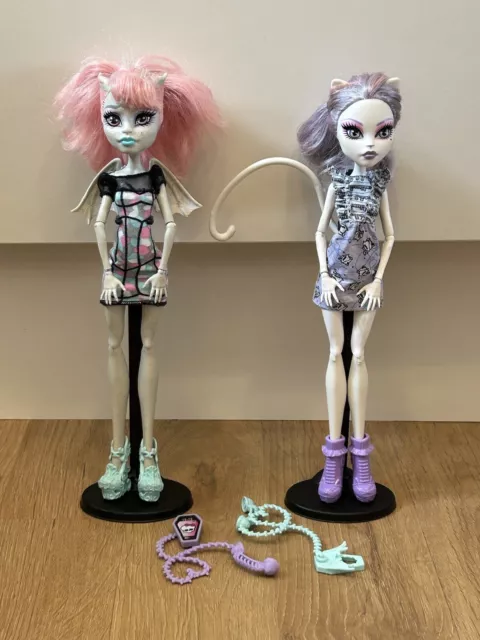Monster High Rochelle Goyle & Catrine DeMew Ghoul Chat Doll’s With Accessories