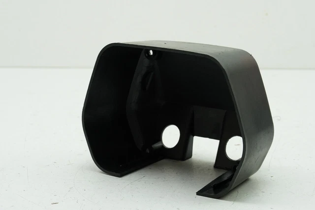 Platine repose pied avant droite moto