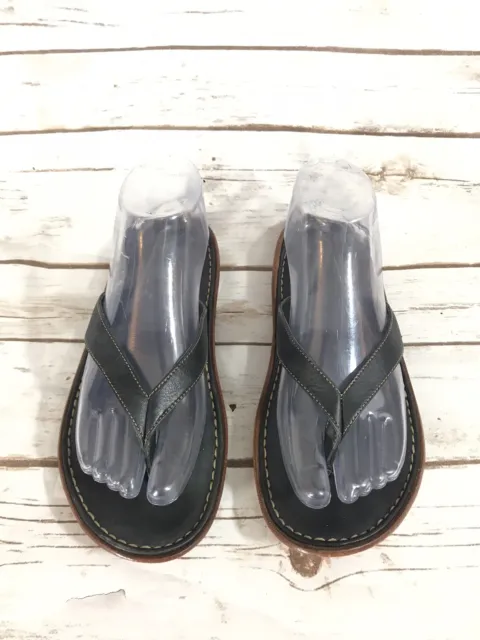 Bolo By Born Womens 6 Black Leather Sandal Flat Flip Flop Thong slip on