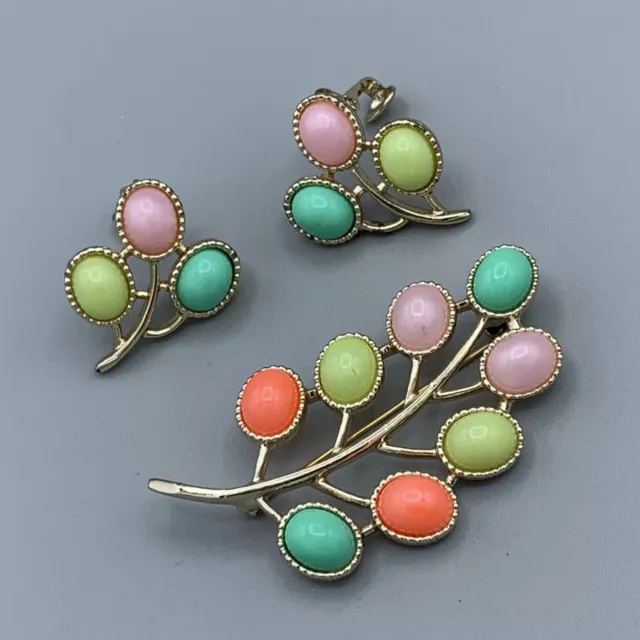Sarah Coventry Brooch And Clip Earrings B715