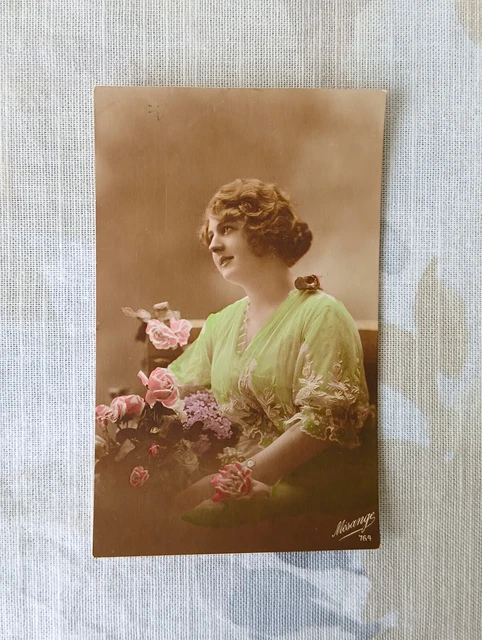 Carte Postale Ancienne - Fantaisie / Petite Fille - Paris (75) - Années 1900