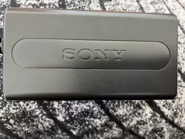 Genuine Sony Ac-Ls1A Camcorder / Camera Ac Power Adaptor Power Supply 4.2V +Plug