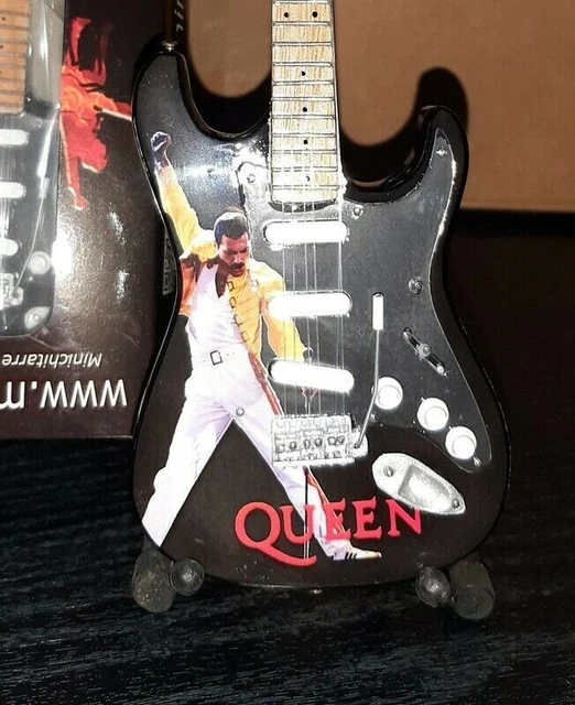 Mini chitarra da collezione in legno cm 25 -Queen Tributo a Freddie Mercury