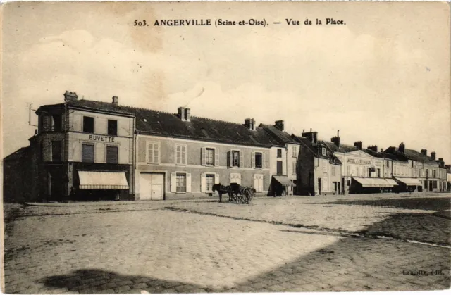 CPA Angerville View of Place FRANCE (1371535)
