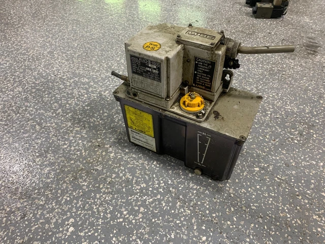 Lubrication Pump AMO-II-150S From a KITAMURA MYCENTER ***FREE SHIPPING***