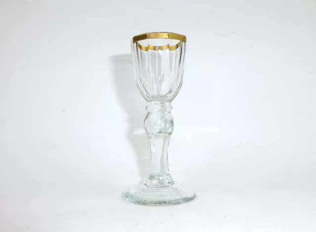 Kleines ausgefallenes Glas mit Goldrand Niederlande um 1830 Holland