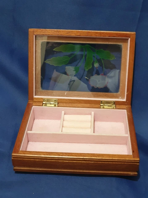 Vintage  solid wood Style Jewellery Box    fully lined inside