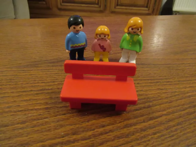 Plamobil 1er âge ville papa, maman et fillette plus banc playmobil