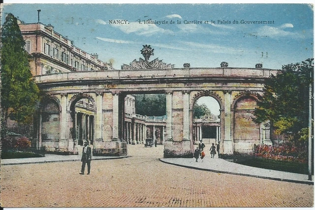 CPA 54 - NANCY - L'Hemicycle de la Carrière et le Palais du Gouvernement
