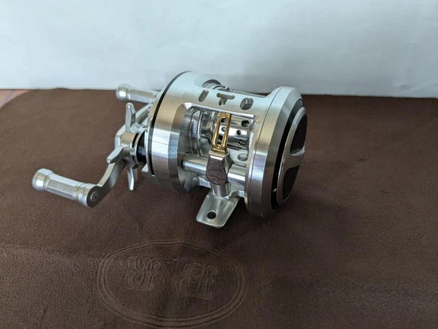 MEGABASS DAIWA MONOBLOCK 100xr Right H 793399 $864.39